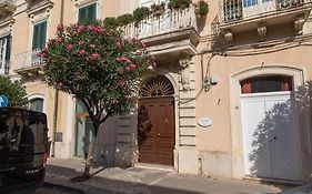 Anticitera Apartment